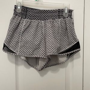 RARE Lululemon Size 4 Hotty Hot Shorts